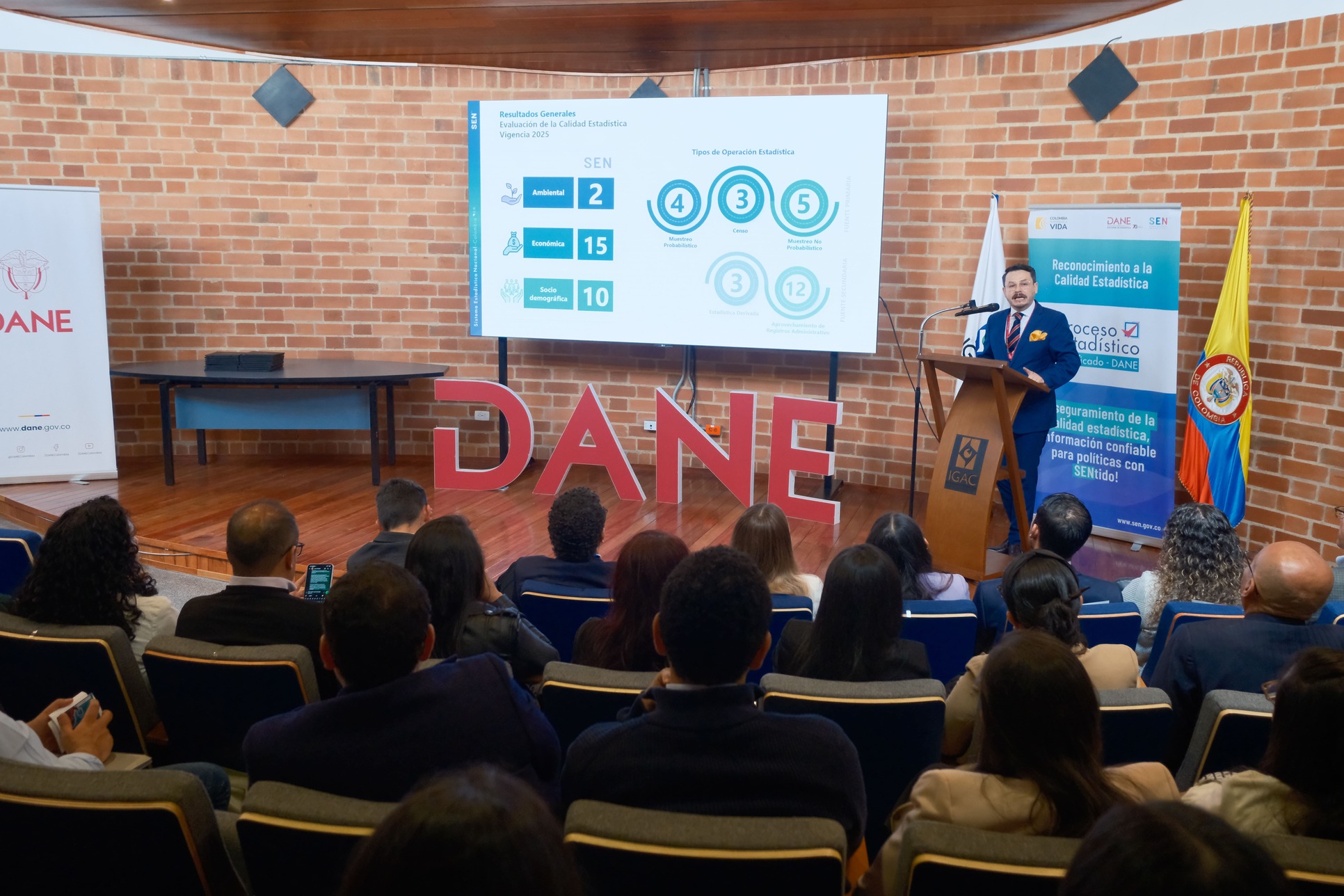 Foto: Carlos Hernández, director técnico de DIRPEN, presenta los resultados de las evaluaciones de calidad estadística 2025